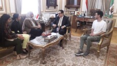 خلال حواره مع أسرة تحرير مجلة “هجرة” .. رئيس جامعة القاهرة ويوضح جهود الجامعة فى إدماج الطلاب الوافدين في المجتمع الجامعي وتقديم كل سبل الرعاية لهم