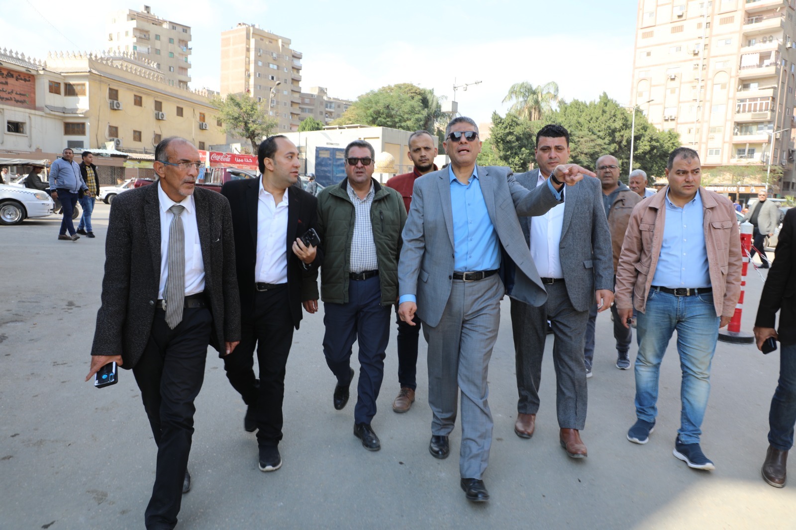 لخدمة المترددين علي مستشفي أم المصريين .. محافظ الجيزة يعاين عدداً من المواقع المقترحة لإنشاء جراج متعدد الطوابق .. توجيهات هامة لرئيس حى العمرانية