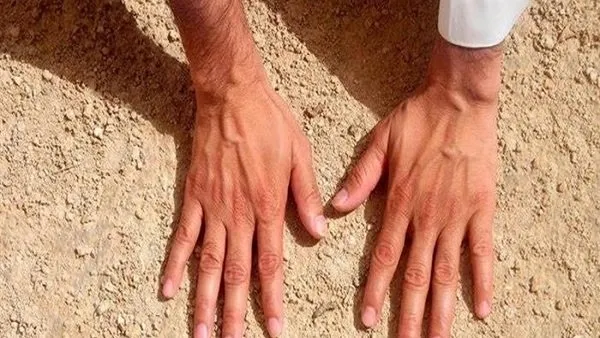 الطريقة الصحيحة للتيمم: احذر هذه الأخطاء التي قد تبطل صلاتك!