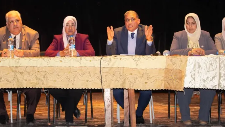 هل يتساقط قناع الشفافية؟ حقيقة رصد الدرجات في كنترولات الجيزة