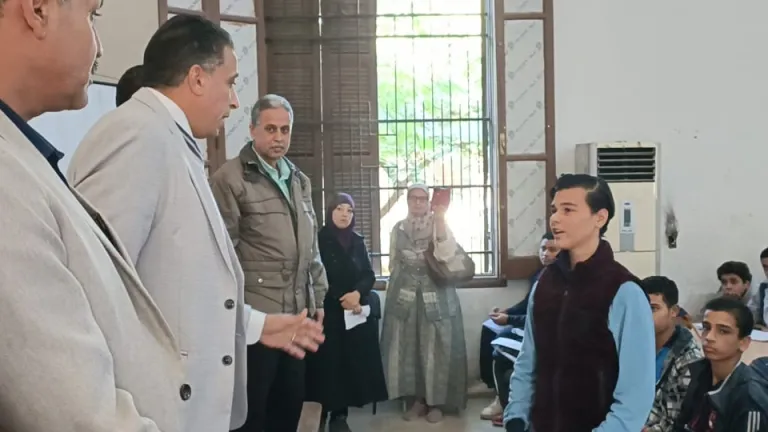عطية يبعث رسالة أمل لآولياء الأمور .. تعليم مجاني بأعلى جودة .. مجموعات التقوية المجانية تصل لكل مدارس الجيزة