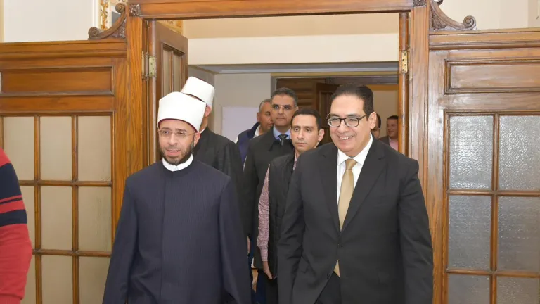بين التكريم والطموحات.. تفاصيل احتفالية كبرى في قلب جامعة القاهرة