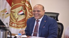 الخميس إجازة مدفوعة الأجر للقطاع الخاص .. وزير العمل يعلن القرار الرسمي