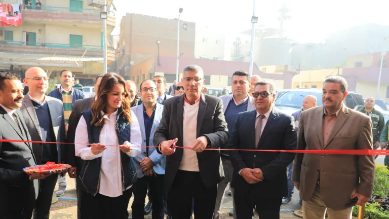 خطوة جريئة من محافظ الجيزة.. مبادرات تخفف العبء عن المواطنين