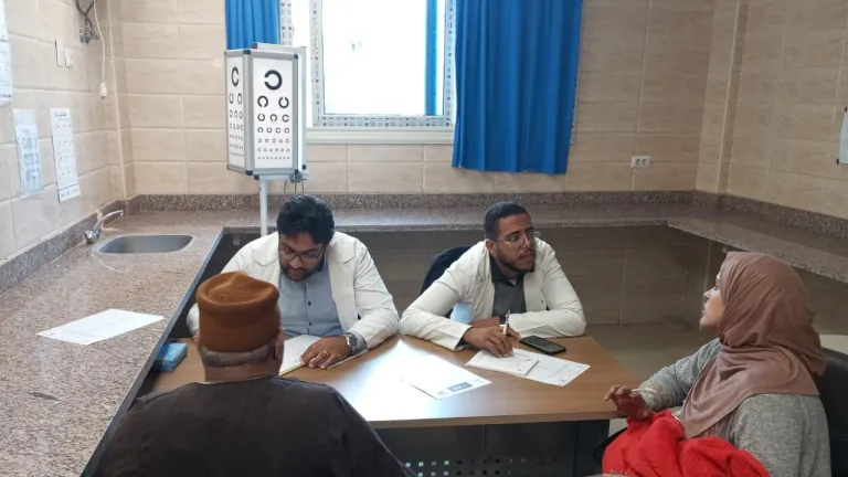 قافلة الأمل: كيف وصلت خدمات جامعة القاهرة إلى قلب الريف المصري؟