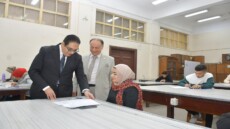 رئيس الجامعة يتحدث عن تفاصيل لم تُكشف من قبل حول سير الامتحانات