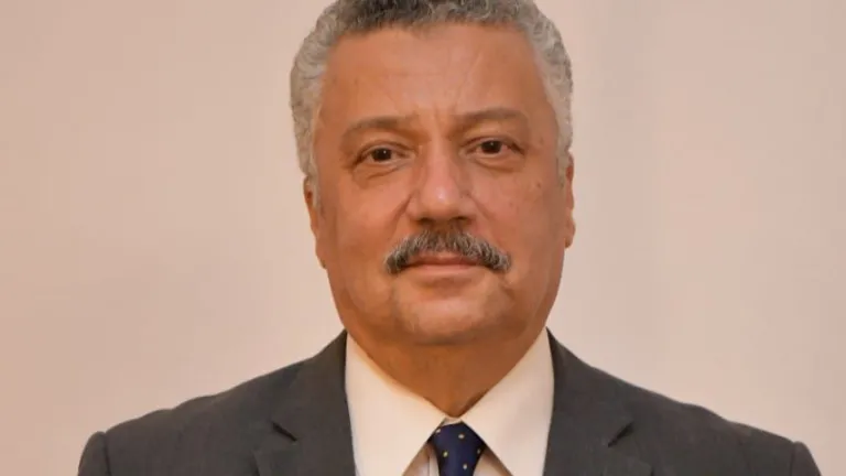 إنجاز جديد لجامعة القاهرة: عميد آداب الأسبق نائبًا لرئيس "ذاكرة العالم" بمنظمة اليونسكو!