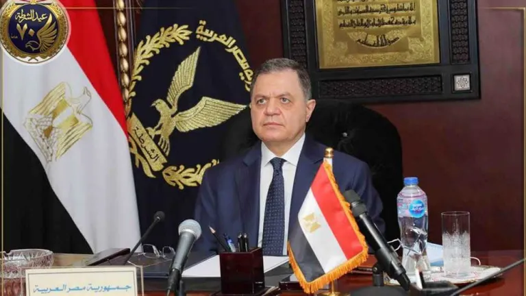 التضحيات والشجاعة: كيف يحمي رجال الشرطة مصر في عيدهم؟