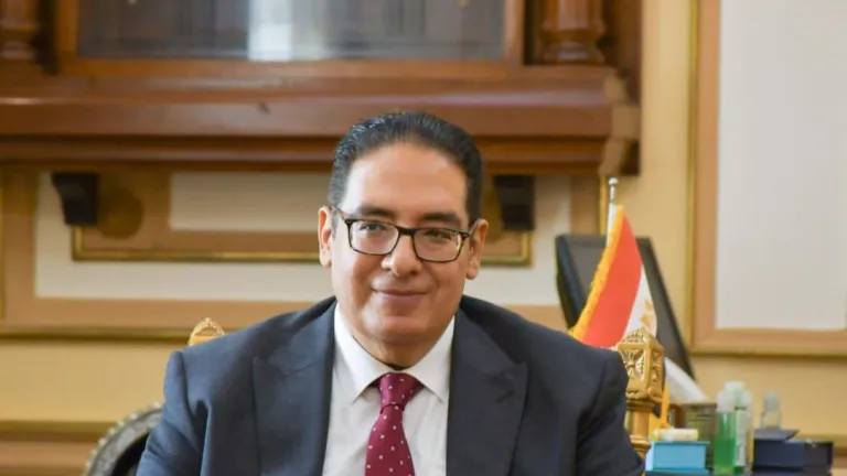 بهيمنة مطلقة .. جامعة القاهرة ترسّخ مكانتها عالميًا بثلاث شهادات أيزو واعتماد التحول الرقمي!