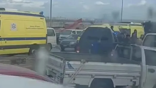 في لحظات .. حادث دموي يحصد الأرواح ويصيب آخرين بطريق الإسكندرية الصحراوي!