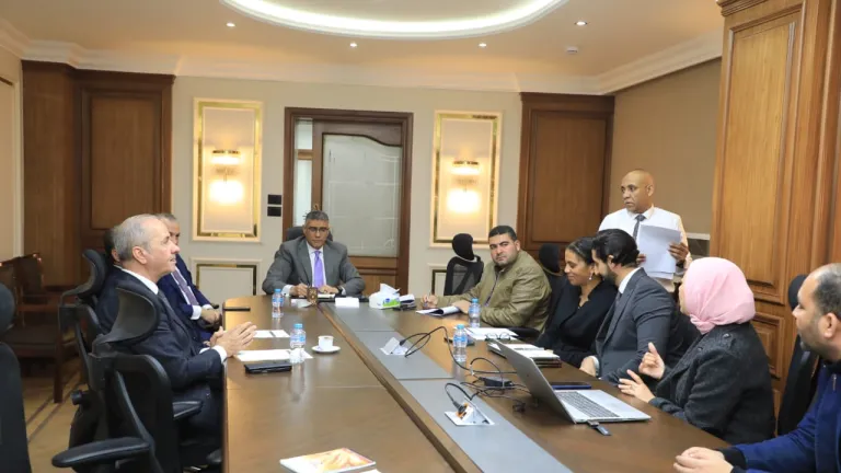محافظ الجيزة يحرك المياه الراكدة .. قرارات جريئة تُعيد رسم خريطة التنمية!