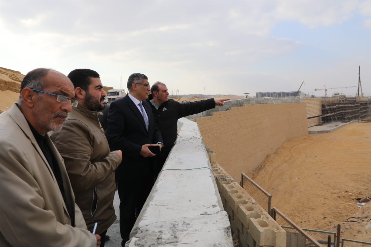 سر التحولات الكبرى في محيط المتحف الكبير: جولة مفاجئة للمحافظ