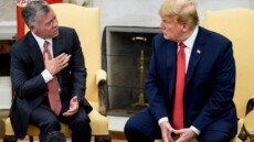 ترامب يروج لخطة تشمل ترحيل الفلسطينيين إلى مصر والأردن وتحويل غزة إلى منتجع فاخر