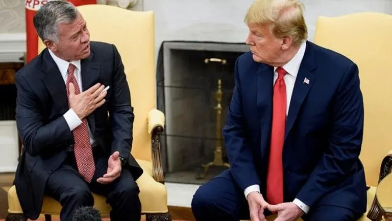 ترامب يروج لخطة تشمل ترحيل الفلسطينيين إلى مصر والأردن وتحويل غزة إلى منتجع فاخر