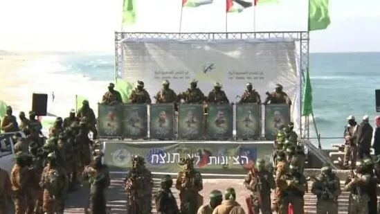 الفصائل الفلسطينية تثبت قوتها على الأرض وتحقق انتصارًا استراتيجيًا في مفاوضات الأسرى
