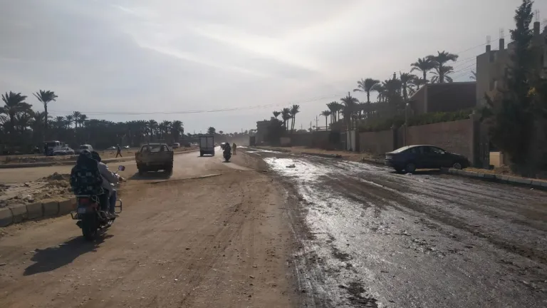 بدء أعمال تطوير وصلة طريق مصر أسيوط الزراعي بعد إنهاء أعمال نقل المرافق