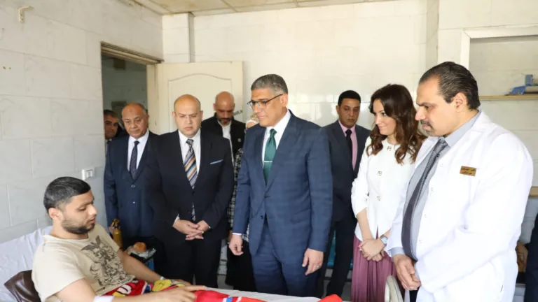 عيد بأجواء إنسانية .. محافظ الجيزة يهنئ المرضى ويؤكد استمرار الدعم الطبي