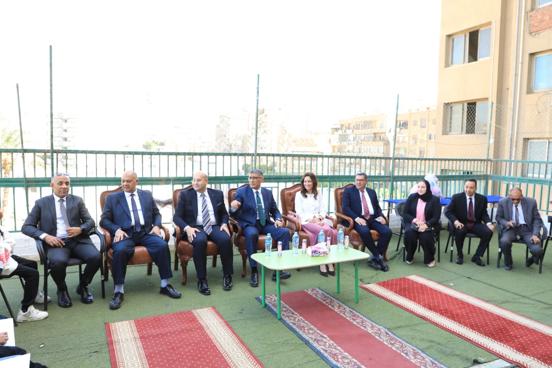 رسائل محبة ودعم .. محافظ الجيزة يتفقد دور الرعاية ويهنئ النزلاء بالعيد