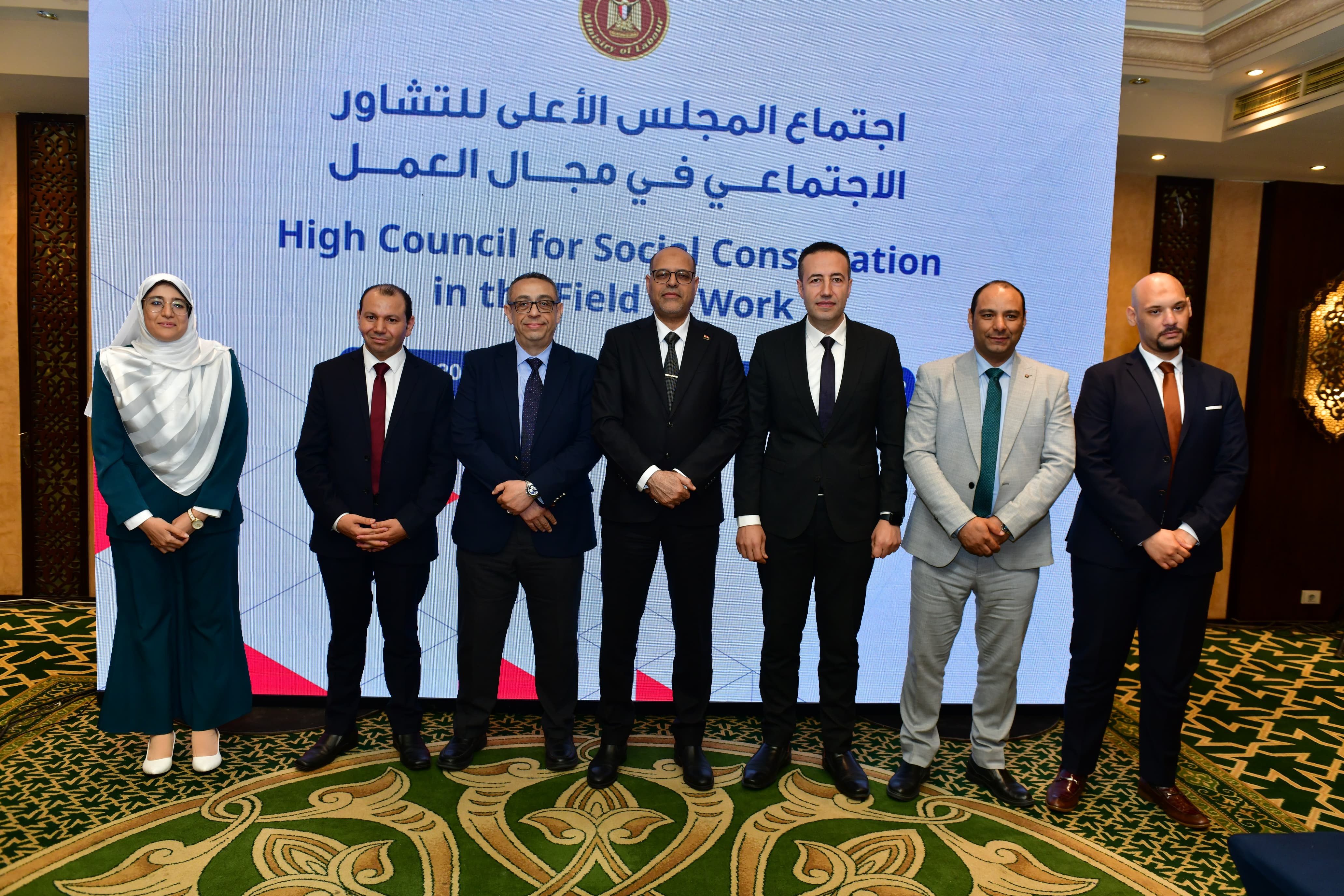 بين السطور .. المجلس الأعلى يلمّح لا يصرّح في أول تحرك رسمي 1 بين السطور .. المجلس الأعلى يلمّح لا يصرّح في أول تحرك رسمي