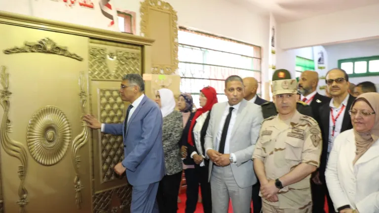 صُنع بأيدٍ شابة .. ماذا يحدث داخل أسوار إمبابة الصناعية؟