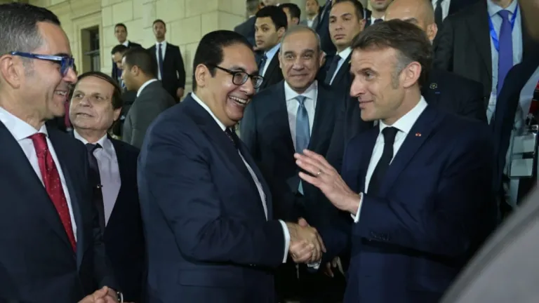 ماكرون في جامعة القاهرة: زيارة تاريخية تعيد رسم خريطة التعاون الأكاديمي بين مصر وفرنسا
