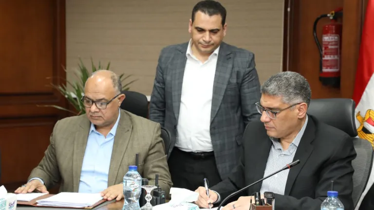 بعد زيادة أسعار الوقود .. الجيزة تعتمد تعريفة جديدة .. تحذير شديد من المحافظ للسائقين استغلال الركاب يعرضك للعقوبة الفورية!