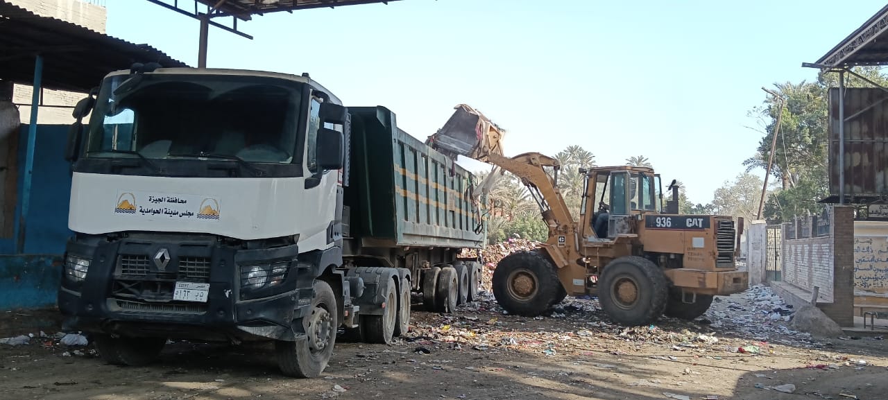 استجابة فورية للغضب الشعبي وتفاعلاً مع ما نشره “حواديت أون لاين”… رفع 300 طن مخلفات من أمام مقابر الحوامدية والمحافظ يتابع لحظة بلحظة