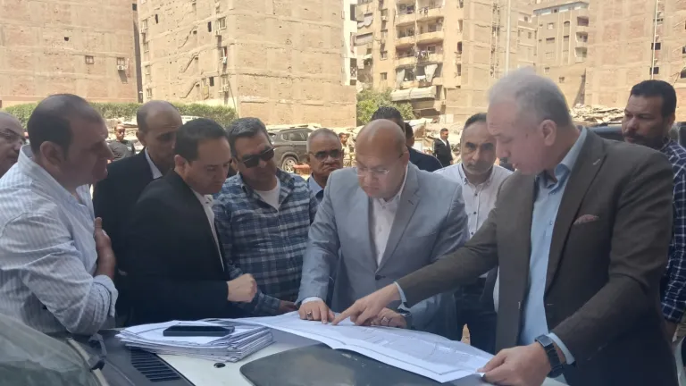 خطة تحت الأرض .. نائب محافظ الجيزة يتفقد ما لا يراه المواطنون