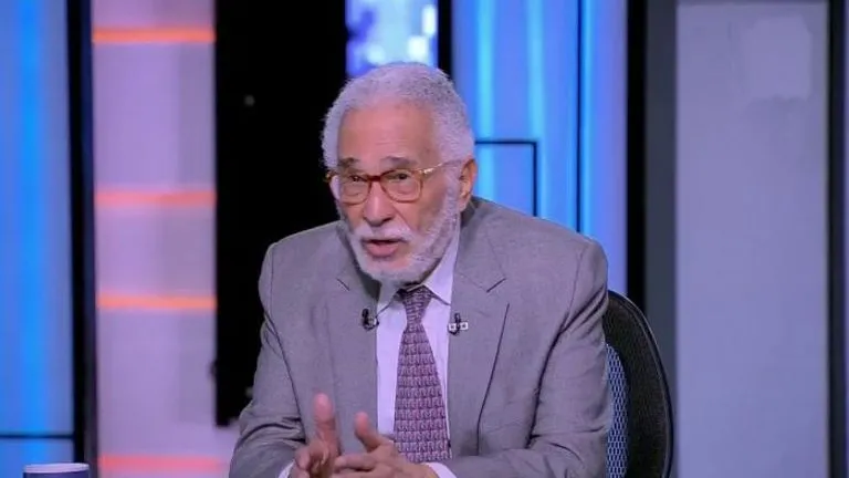 وقفوا معاش عبد الرحمن أبو زهرة لأنه "متوفى"... والرد جاء سريعًا من النقابة والتأمينات