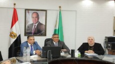 في قلب الحدث .. محافظ الجيزة يقود غرفة العمليات ويتابع تفاصيل الامتحانات بدقة