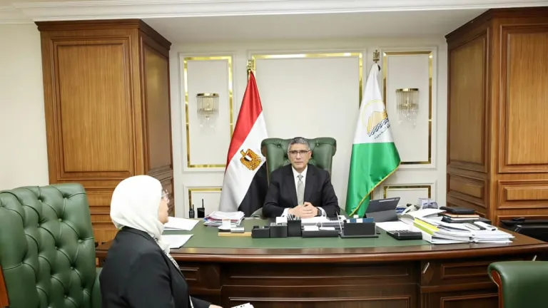لا تنتظر المستشفى .. قوافل الجيزة الطبية تبدأ رحلة علاجية مجانية إلى باب بيتك
