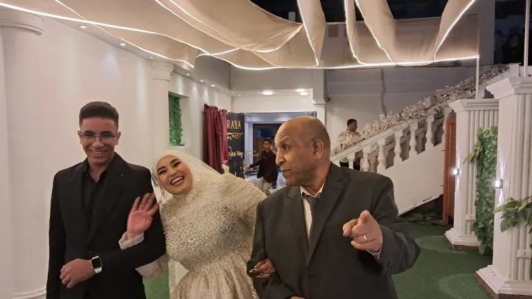 الجيزة تحتفل بزفاف منة الله وعمرو .. وفتحي عبد العاطي يتلقى التهاني من رموز الصحافة والمجتمع