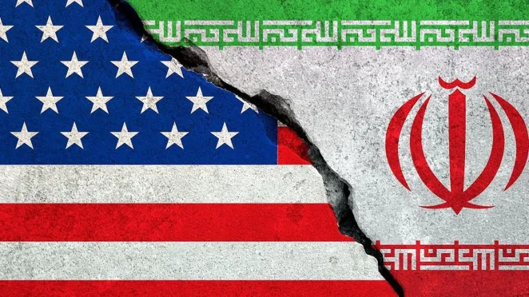 حرب إيران تهدد الاقتصاد العالمي .. النفط يرتفع والتضخم يزداد