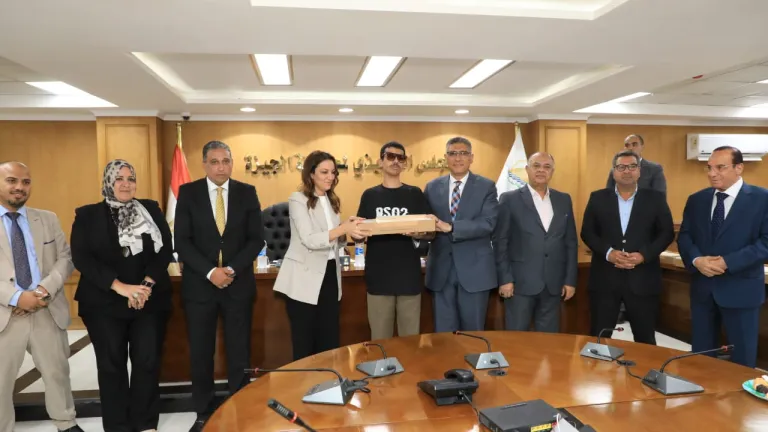 الجيزة تحتفل بأبطال التفوق .. لاب توب وشهادات تقدير لأوائل الجمهورية