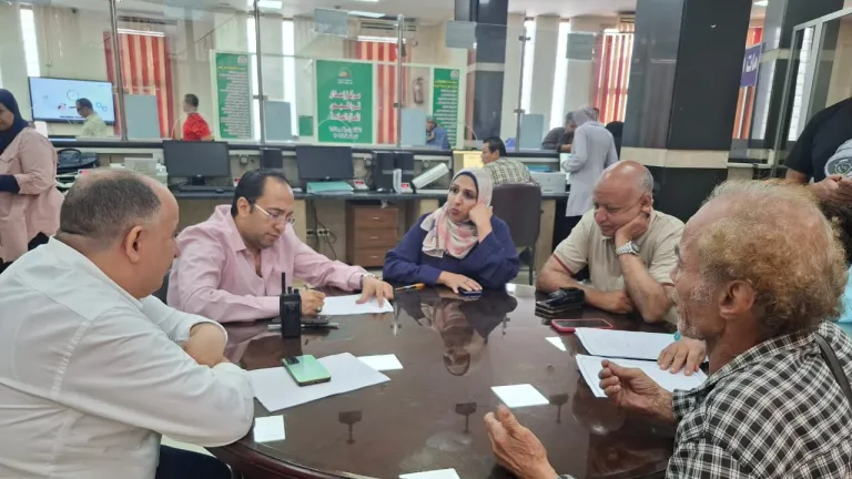 مطالب المواطنين في الصدارة .. قرارات فورية من رئيس حي جنوب الجيزة