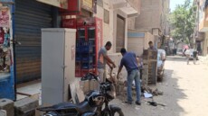كابلات مكشوفة وصندوق متهالك بشارع النهضة .. استجابة فورية من فنيي الكهرباء