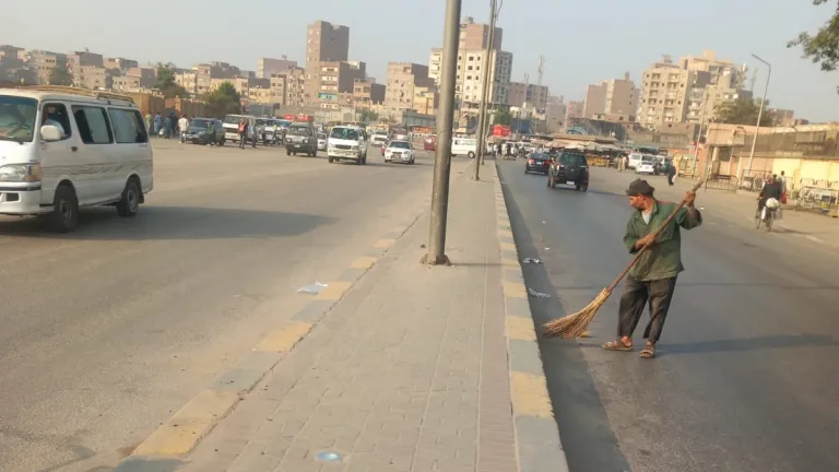 من البحر الأعظم للمنيب .. جولة داخل جهود نظافة وصيانة شوارع جنوب الجيزة