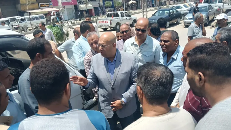 ماذا يحدث في الصف؟ تحركات ميدانية مفاجئة .. وإنذار شديد اللهجة من نائب المحافظ قبل "ساعة التشغيل"