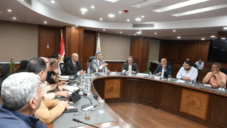 المحافظ يعلنها: لا تهاون مع مخالفات البناء .. وتسهيلات عاجلة للتصالح