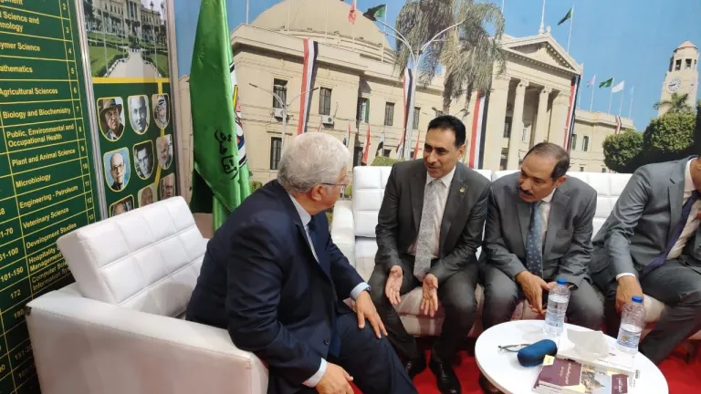 جامعة القاهرة تخطف الأنظار في "أخبار اليوم – يوني إيجيبت".. شاهد كيف أبهرت الزوار!