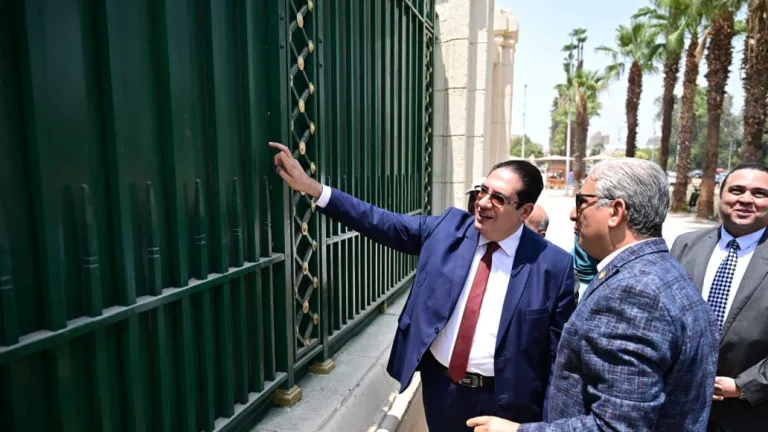 حرص شخصي من رئيس جامعة القاهرة على استعادة الطابع الأثري للبوابة الرئيسية
