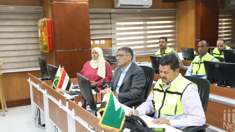 محافظ الجيزة من غرفة الطوارئ: جاهزون للاستحقاق الانتخابي 2025