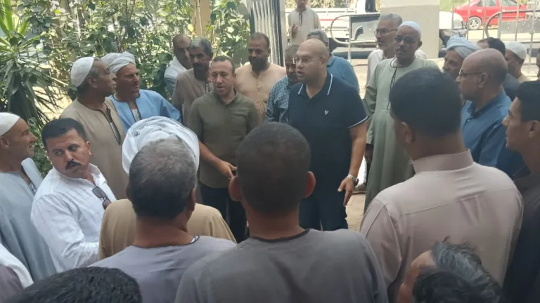 خطة طوارئ بأطفيح .. نائب المحافظ يرفع وتيرة العمل ويحسم الملفات العالقة
