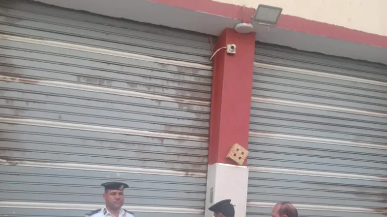 يد من حديد .. قرارات غلق وتنفيذ حملات تحصيل بقيادة رئيس حي جنوب الجيزة
