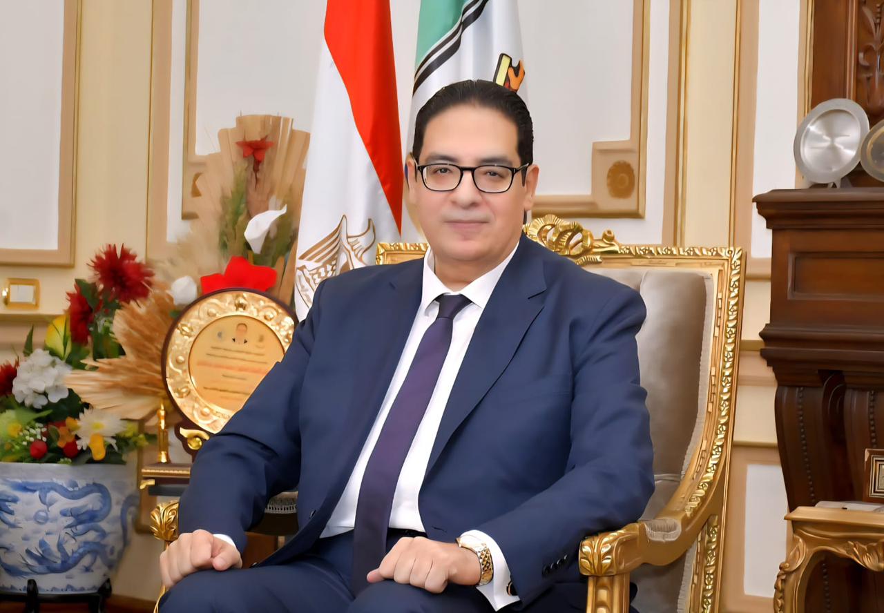 لماذا أعاد رئيس جامعة القاهرة تشكيل القيادات العلمية بطب قصر العيني؟