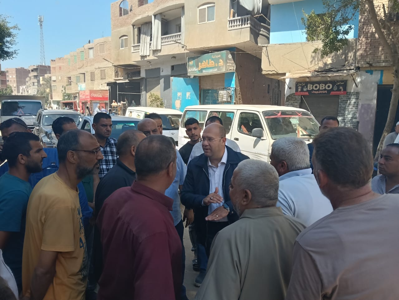 من قلب الشارع .. نائب محافظ الجيزة بين الناس والمعدات في جولة مفاجئة