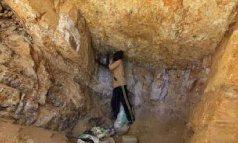 من حلم الثراء إلى المقبرة .. مأساة التنقيب تنتهي بموت ميكانيكي وصديق مجهول!