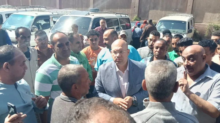 مفاجأة في كرداسة وبشتيل .. نائب المحافظ يضبط المخالفين في جولة ميدانية