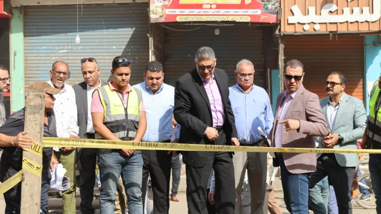 شبكة جديدة تُنهي سنوات الطفح والمعاناة .. تفاصيل جولة محافظ الجيزة بأرض النجوم