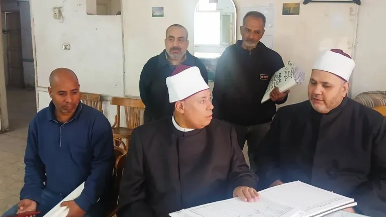 مرور مفاجئ لوكيل وزارة الأوقاف بالجيزة على إدارة أوقاف وسط الجيزة